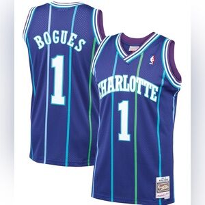 Youth Charlotte Hornets Muggsy Bogues Mitchell & Ness Purple Jersey